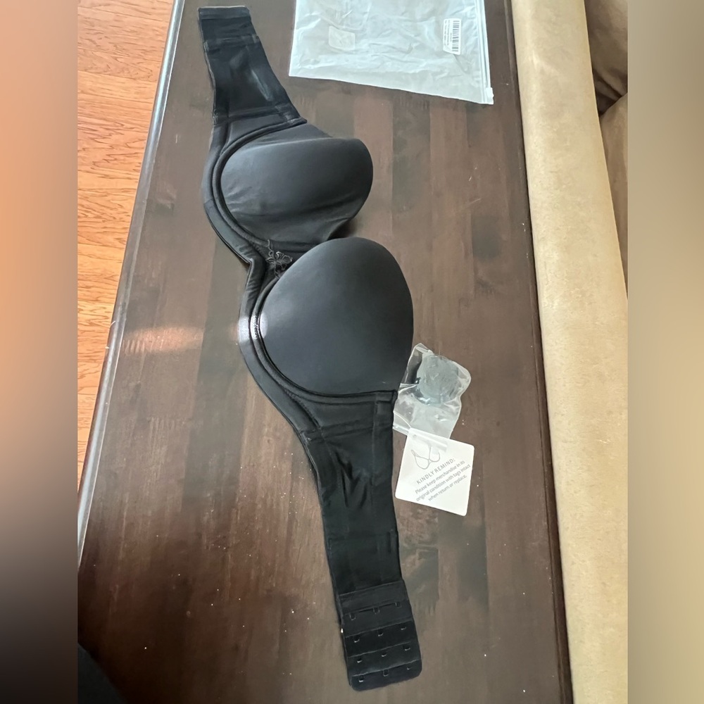 HACI Full Coverage Strapless Bra. Size 32D